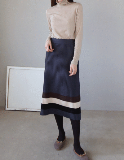 color matching pleats skirt