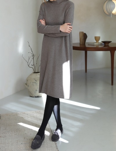 half-neck knit dress