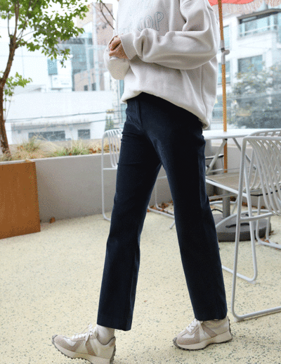 semi-wide corduroy pants
