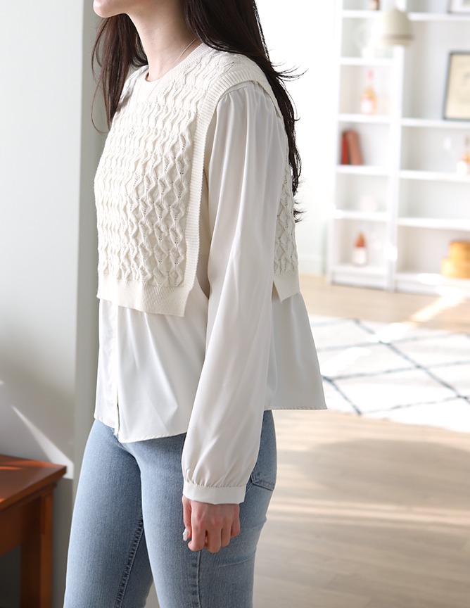 twill knit-patch blouse