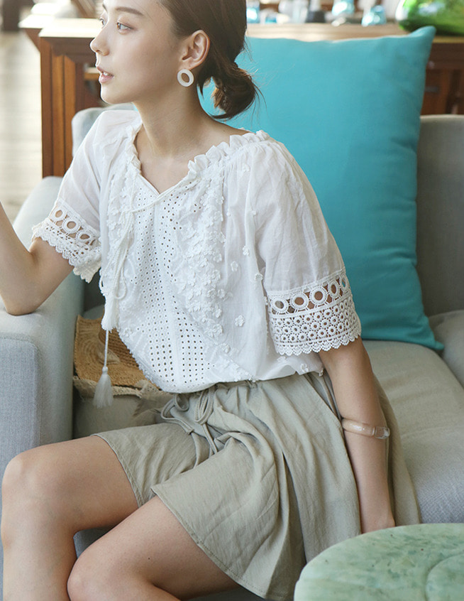 Charmming lace blouse
